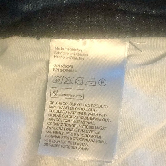 Men’s H&M Divided Brand Distressed Blue Jeans - Picture 4 of 7